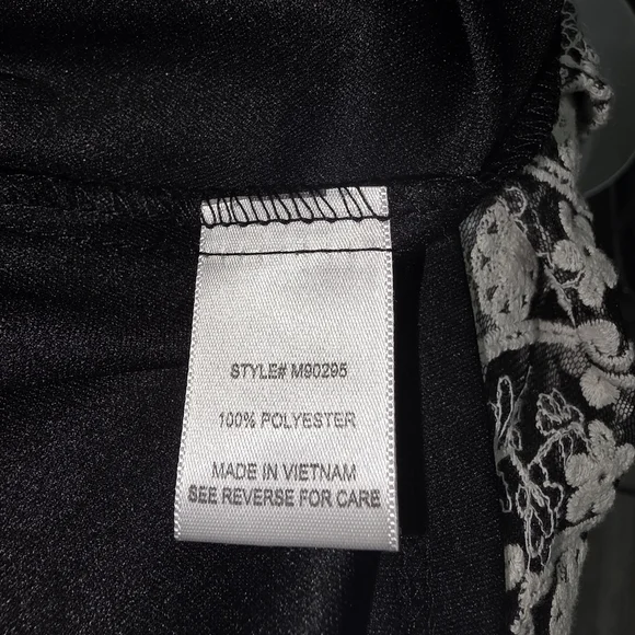 Ryan Michelle Black White Halter Mini Dress Floral Embroidered Hem Size Small - Picture 6 of 7